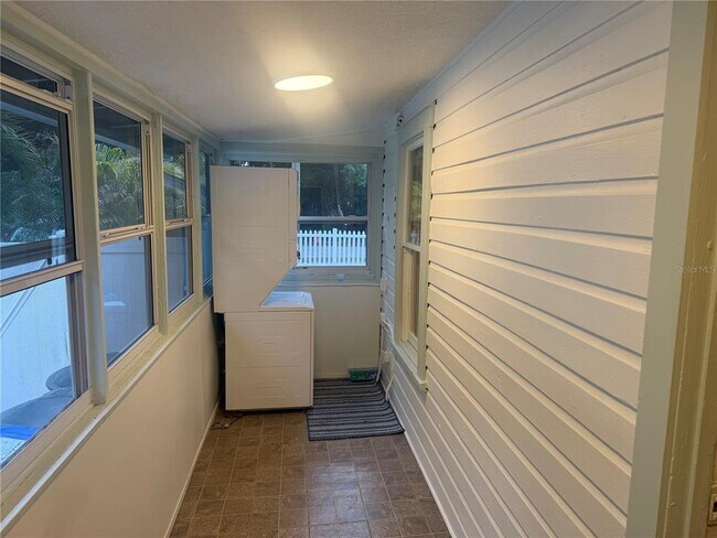 Building Photo - 1235 Bass Blvd