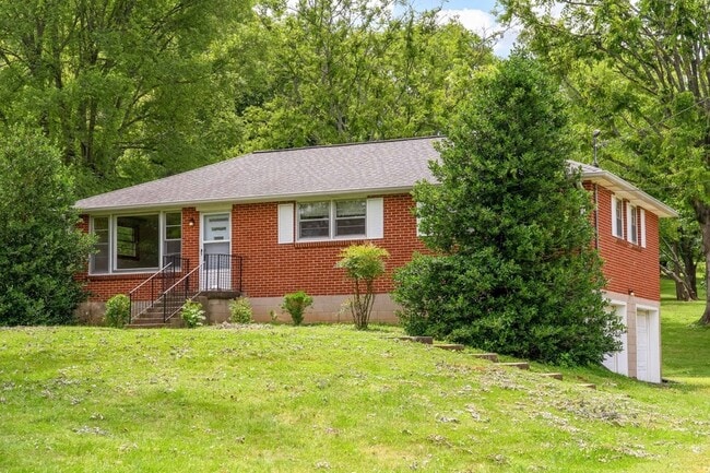 Primary Photo - 411 Westchester Dr