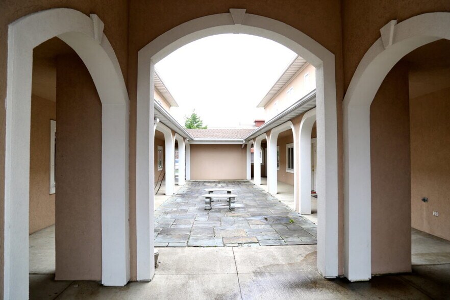 Building Photo - 2903 Clover Way