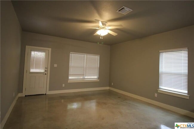Building Photo - 1007 Mission Dr