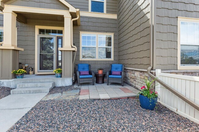 Building Photo - 3 Bedroom, 3 Bth Townhome with 2 Car Garage