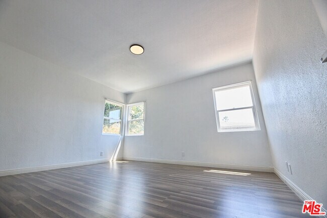 Building Photo - 1416 Helen Dr