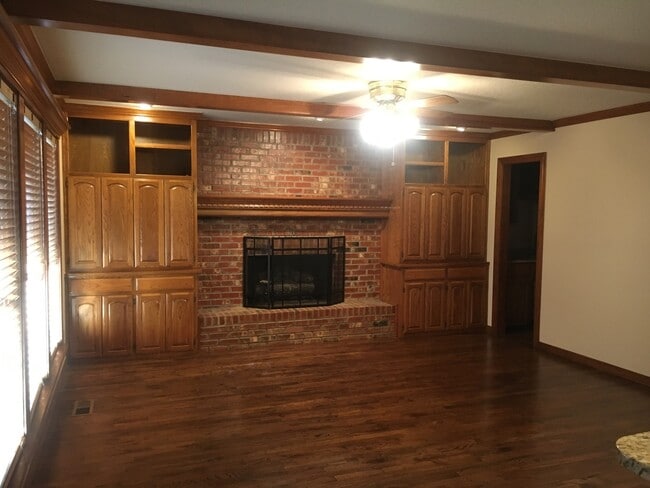 Building Photo - Gorgeous Home in Jenks Schools!