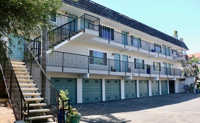 Primary Photo - 305 S Sierra Ave