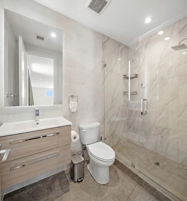 Building Photo - 6025 JFK Blvd E