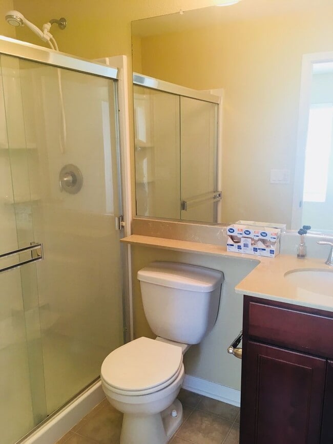 Building Photo - Capital Village 2 Bed, 2 Bath 1065 sft., H...