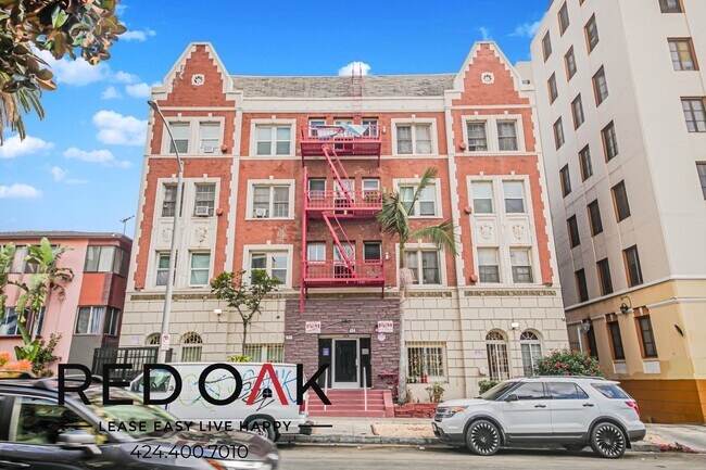 Building Photo - 454 S Catalina St