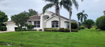 Building Photo - Fully furnished 3 bedroom 3 Bath POOL home in Sandpiper Bay