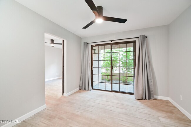 Building Photo - 3131 W Cochise Dr