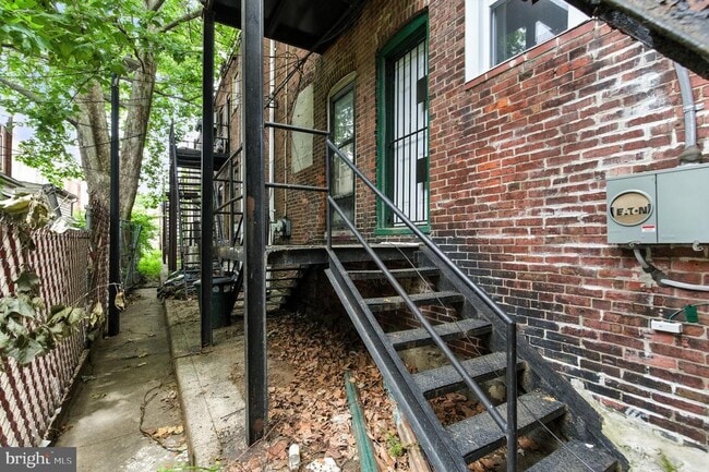 Building Photo - 1618 S 56th St