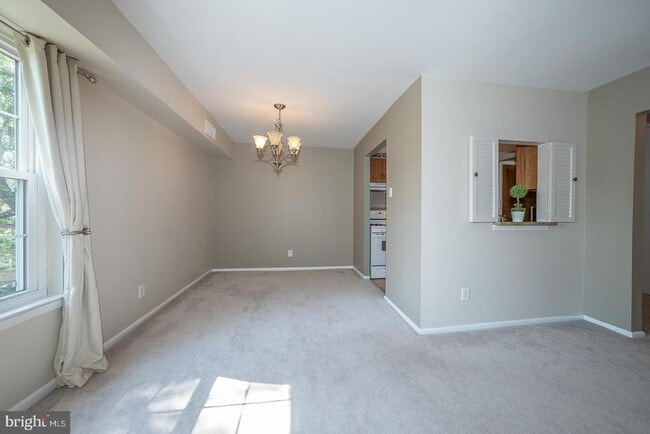 Building Photo - 103 Drummers Ln