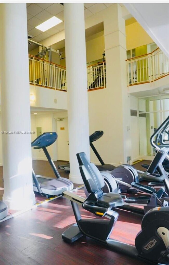 Building Photo - 701 Brickell Key Blvd