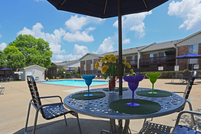 Sundeck - Deerfield Apartments
