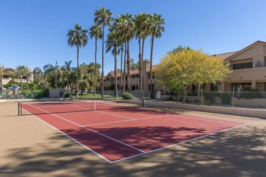 Tennis Court - 11515 N 91st St