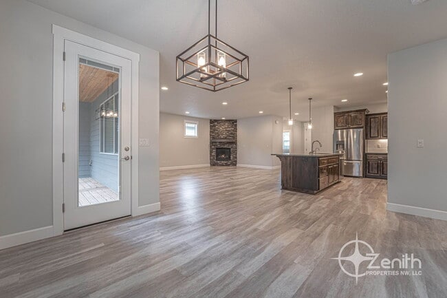 Building Photo - 134 Zephyr Dr