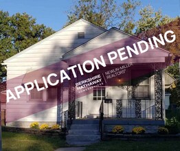 Building Photo - 2 bed 1 bath Cottage Close to ISU Stadium