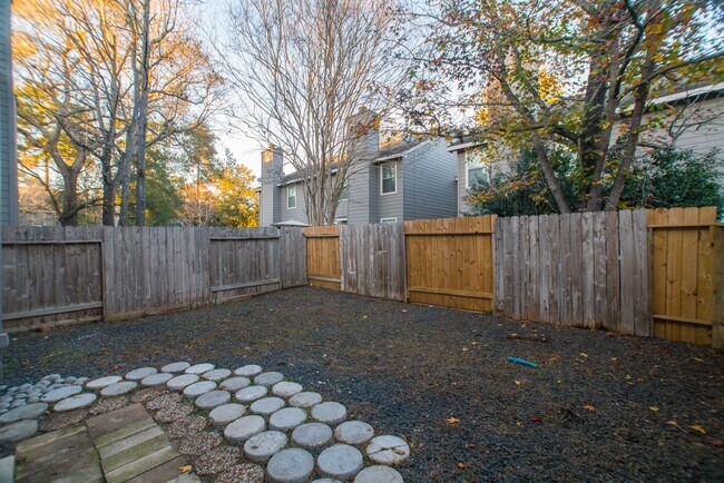 Building Photo - 226 Blushwood Pl