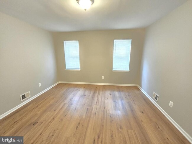 Building Photo - 1207 E Lanvale St