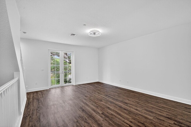 Building Photo - 2502 N Dixie Hwy