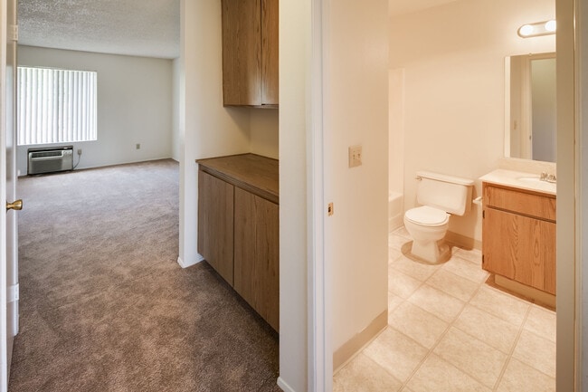 Building Photo - Stone Ridge Apartments