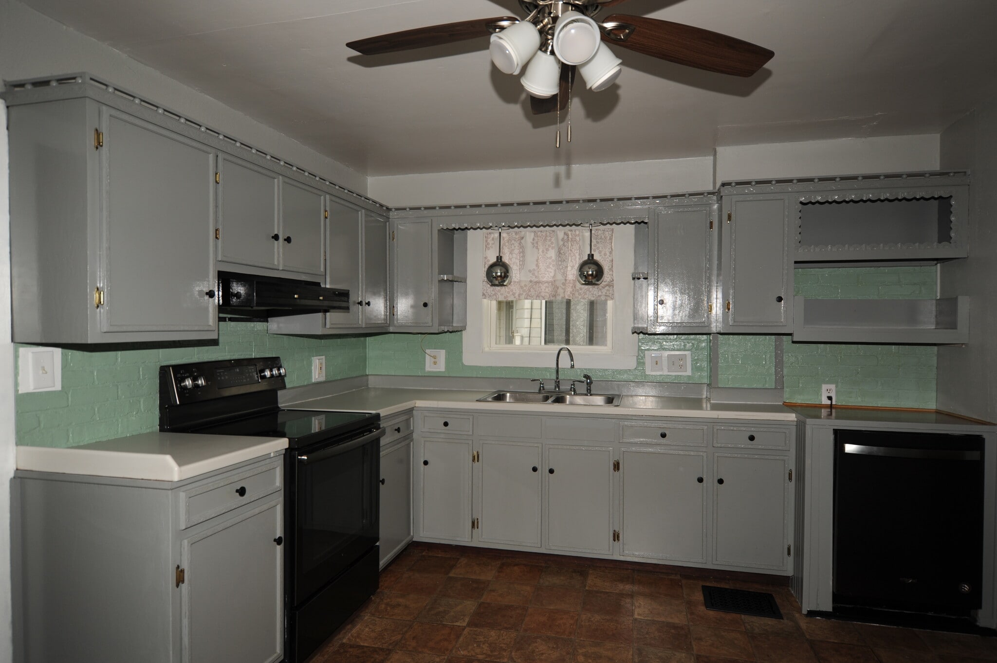 Building Photo - 375 Elm Ave