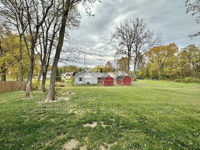 Building Photo - 974 Woodland Spgs Dr