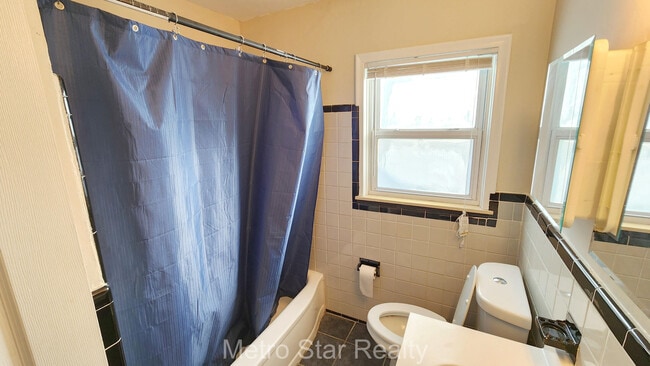 Building Photo - 315 N Minerva Ave