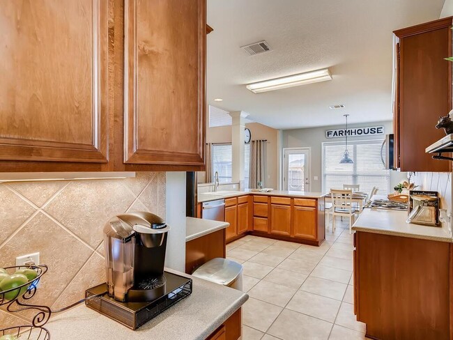 Building Photo - 461 Sweet Gum Dr