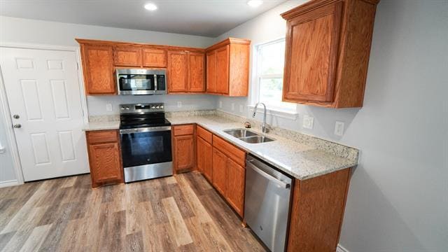 Building Photo - 917 Redoak Dr