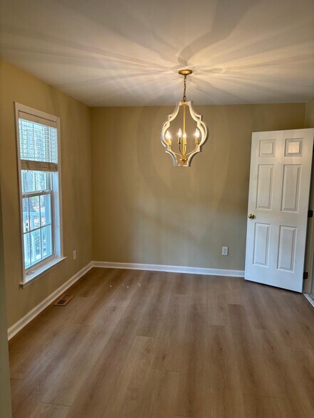 Building Photo - 112 Hudson Hills Rd