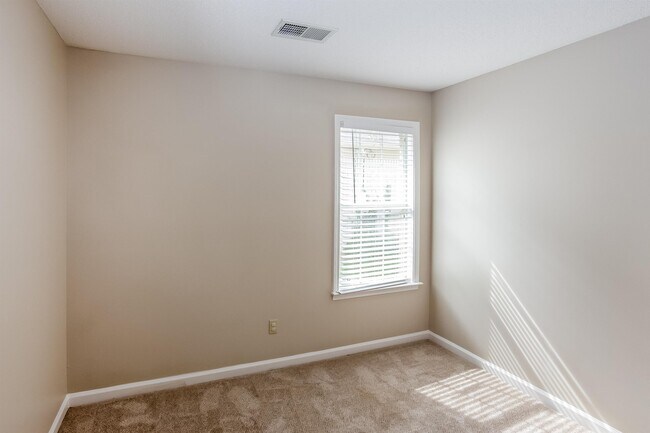 Building Photo - 6999 Parkbrook Ln