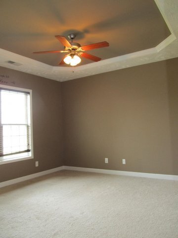 Building Photo - Beautiful 4 Bedroom Home with Spacious Backyard!