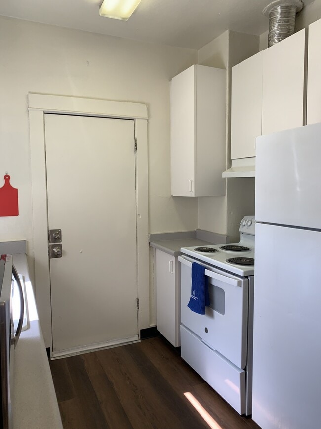 Building Photo - 1200 N Campbell Ave