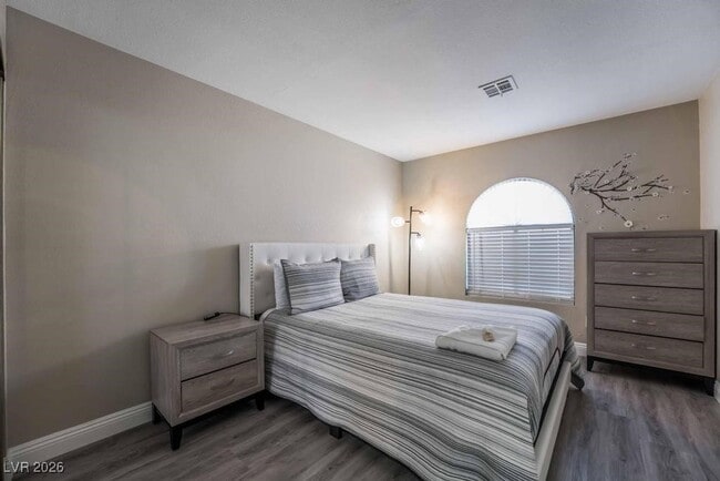 Building Photo - 8233 Ducharme Ave