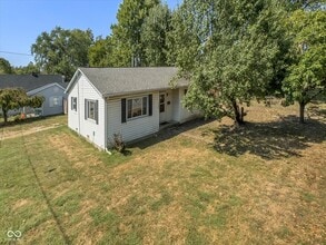 Building Photo - 900 Yandes St