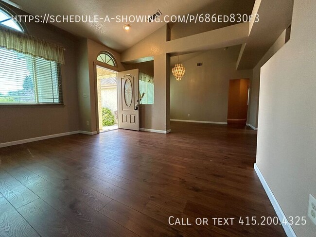 Building Photo - 637 Laurelwood Cir