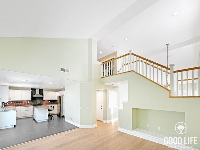 Building Photo - Beautiful 3-Bed Home w/ Vaulted Ceilings, Stainless Appliances, Private Backyard & 2-Car Garage