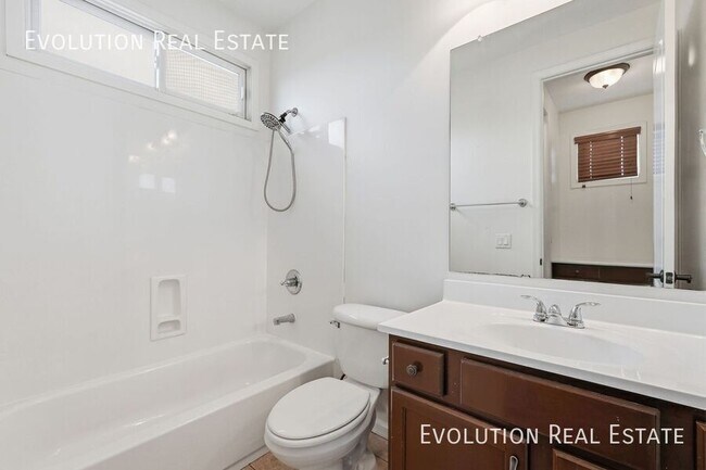 Building Photo - 3287 S Cottonwood Dr