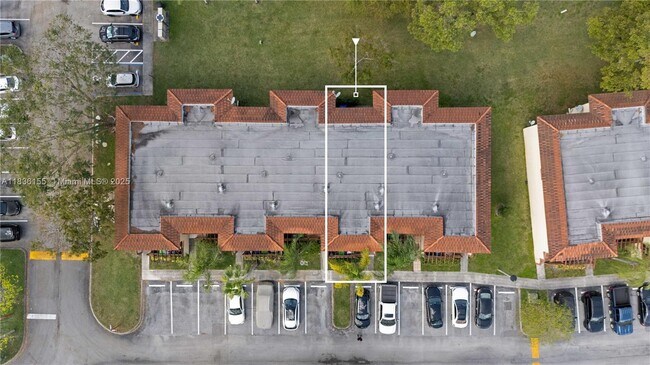Building Photo - 4713 N Pine Island Rd