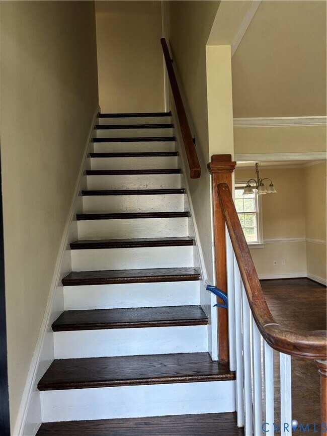 Building Photo - 5813 Fitzhugh Ave