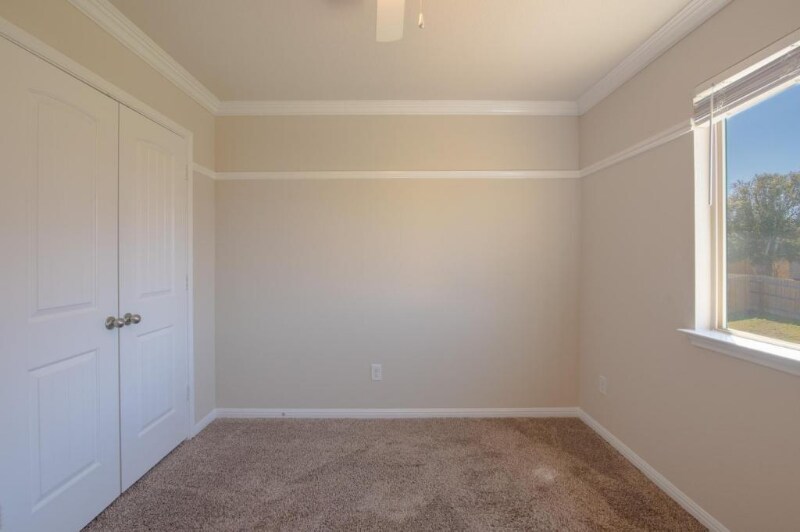 Building Photo - 9501 Raeburn Court