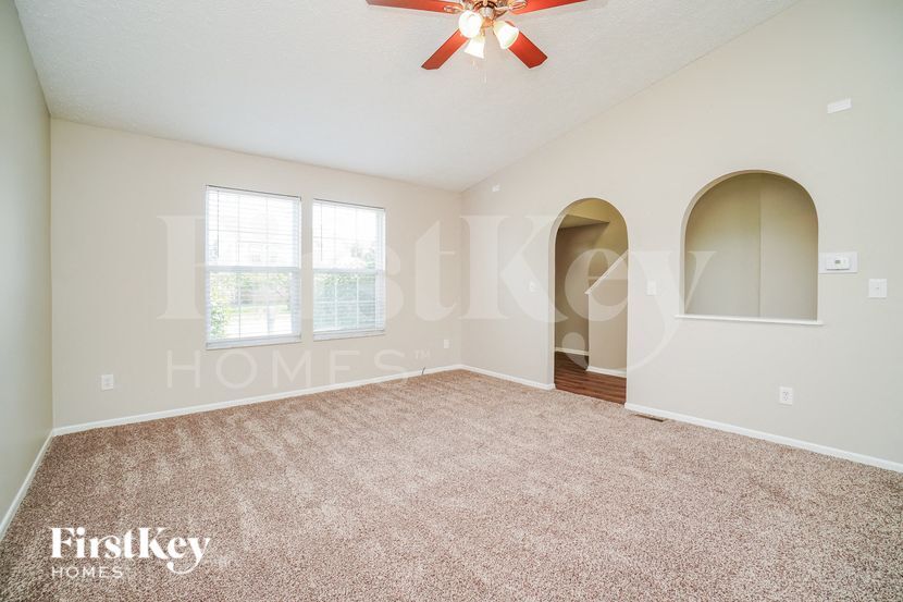 Building Photo - 1829 Westbrook Village Dr