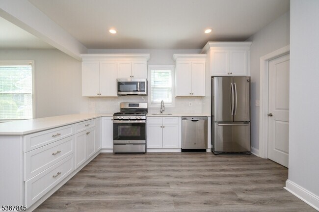 Building Photo - 32 Woodland Ave