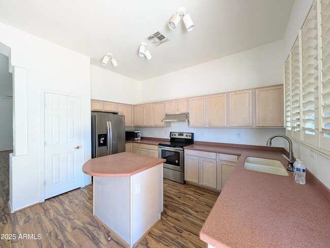 Building Photo - 5959 W Kimberly Way