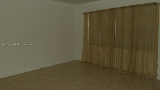 Building Photo - 1200 SW 125th Ave
