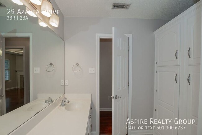 Building Photo - 29 Azalea Dr