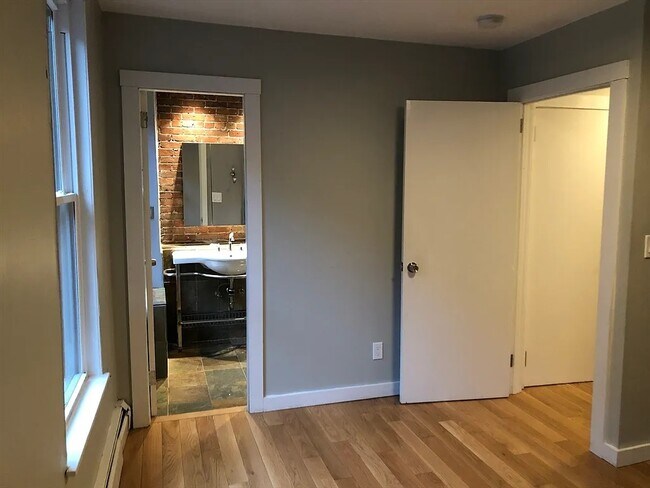 Building Photo - 24 Bradford St