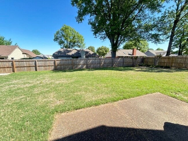 Building Photo - 6688 Laurel Valley Dr