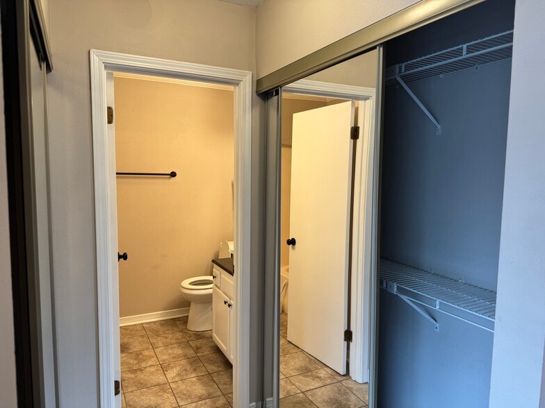 Master closets & bathroom - 15261 Jones Creek Village Ave