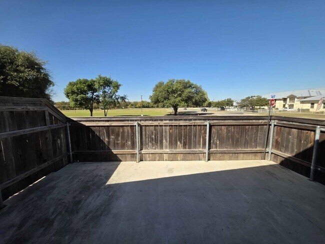 Building Photo - 511 Avenue K